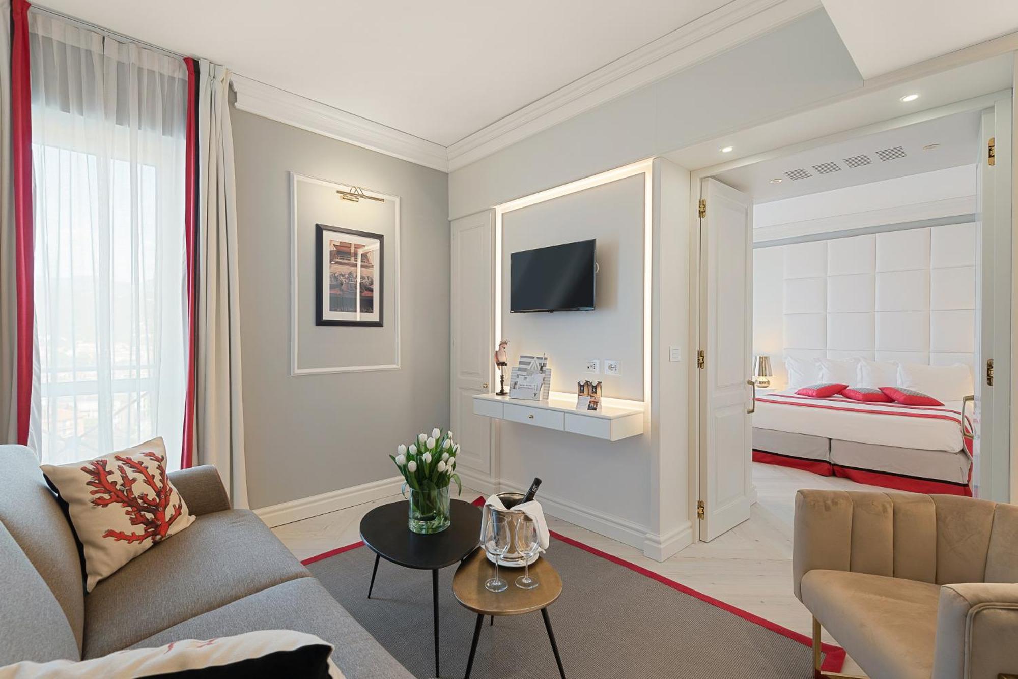 Hotel Vis A Vis Сестри Леванте Екстериор снимка