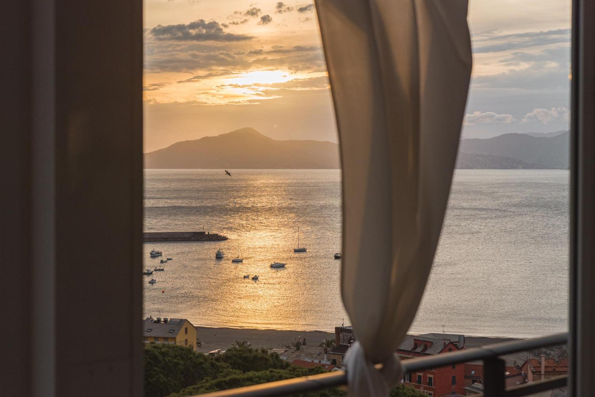 Hotel Vis A Vis Сестри Леванте Екстериор снимка