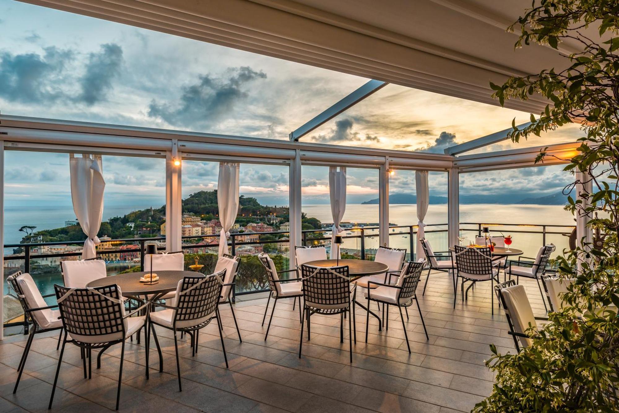 Hotel Vis A Vis Сестри Леванте Екстериор снимка