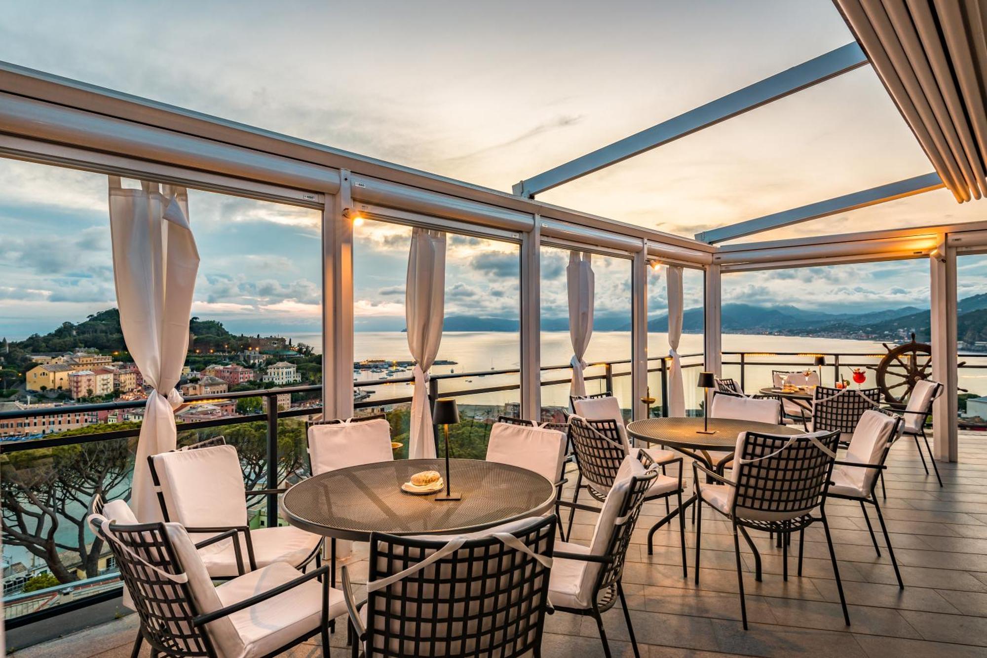 Hotel Vis A Vis Сестри Леванте Екстериор снимка