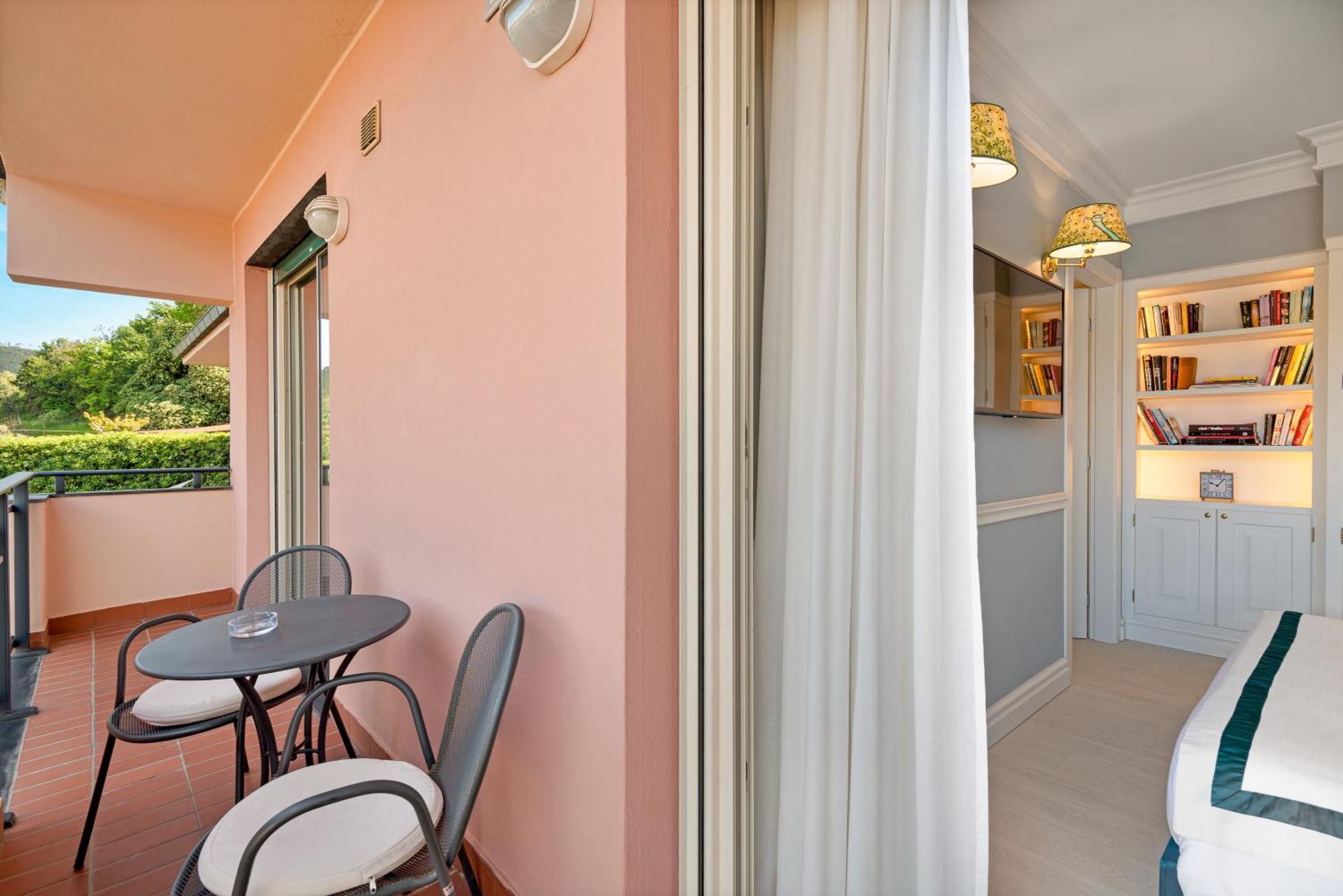 Hotel Vis A Vis Сестри Леванте Екстериор снимка